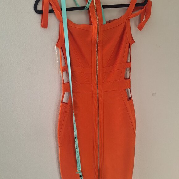 Dress - Picture 2 of 2